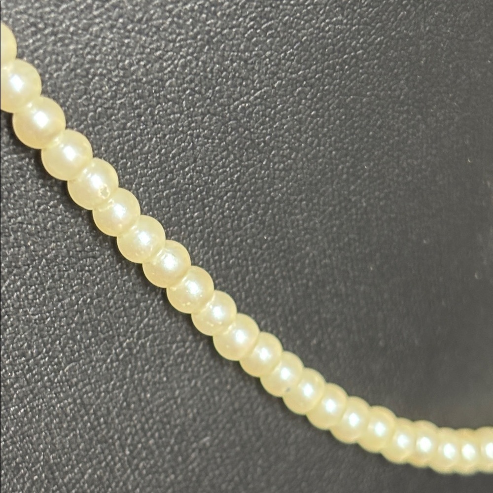 Vintage RALPH LAUREN STERLING CHARM AND CLASP FAUX PEARL NECKLACE - Picture 5 of 7